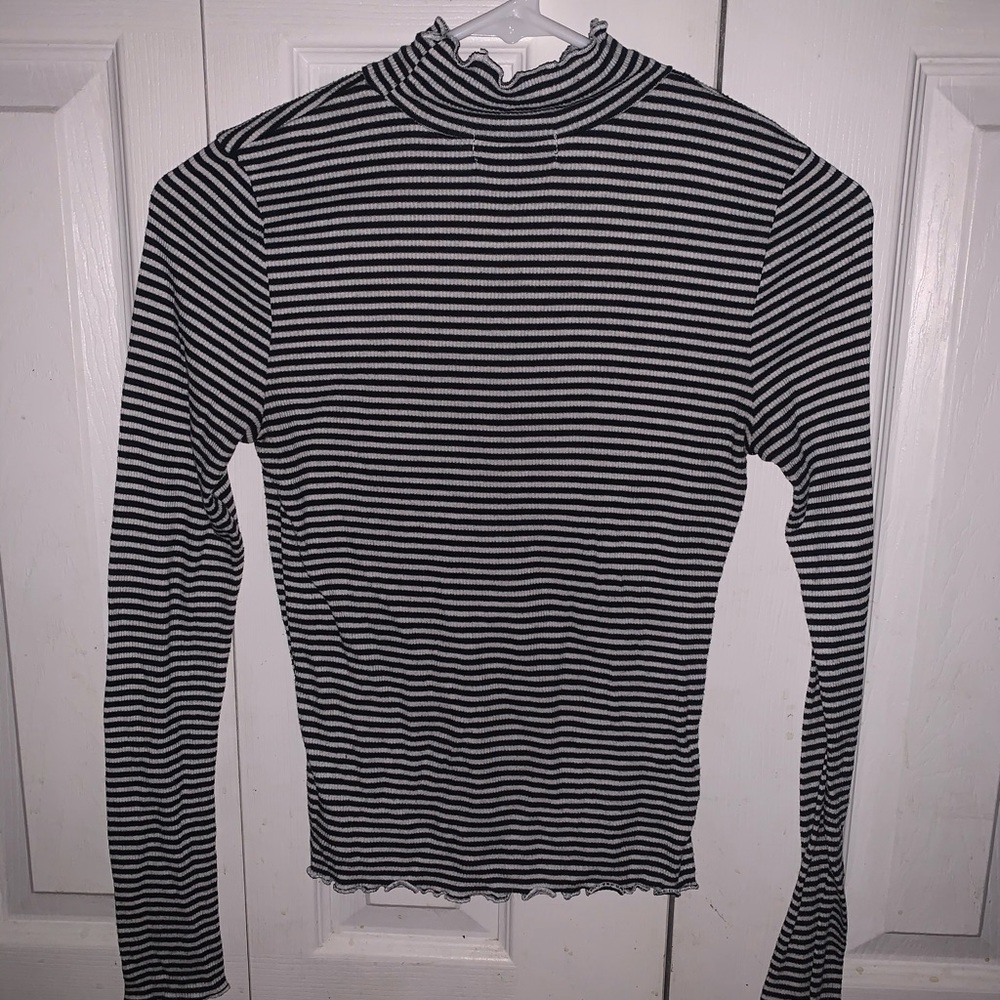 Lettuce trim turtle neck sweater